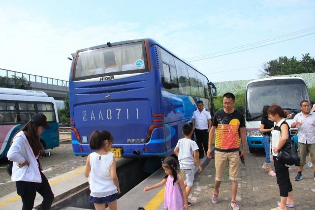 台湾大巴事故_台湾大巴纵火_台湾旅游大巴着火